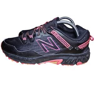 New Balance WT410SB6 Trail Running Women's Sneaker SIZE 9.5 with flaw